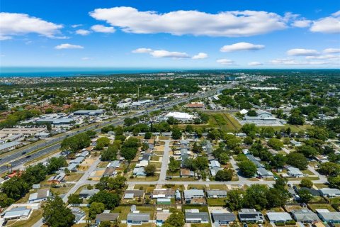 House in New Port Richey, Florida 3 bedrooms, 120.4 sq.m. № 1324801 - photo 27