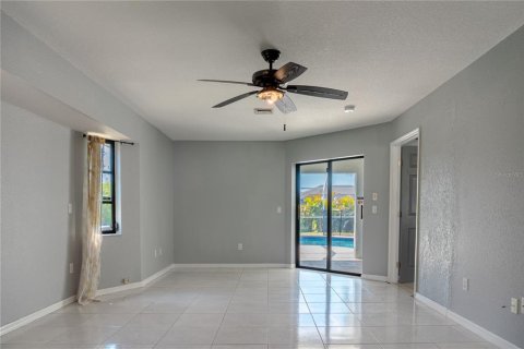 Casa en venta en Punta Gorda, Florida, 5 dormitorios, 257.8 m2 № 1143783 - foto 17