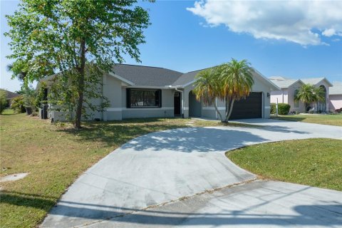 Villa ou maison à vendre à Punta Gorda, Floride: 5 chambres, 257.8 m2 № 1143783 - photo 3