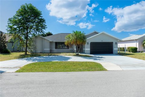 Villa ou maison à vendre à Punta Gorda, Floride: 5 chambres, 257.8 m2 № 1143783 - photo 1