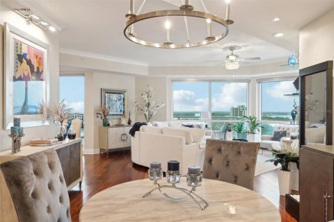 Condo in Saint Petersburg, Florida, 2 bedrooms  № 1373770 - photo 10