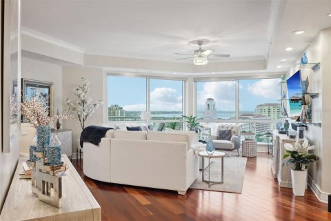 Condo in Saint Petersburg, Florida, 2 bedrooms  № 1373770 - photo 9