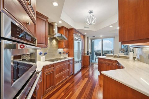 Condo in Saint Petersburg, Florida, 2 bedrooms  № 1373770 - photo 25