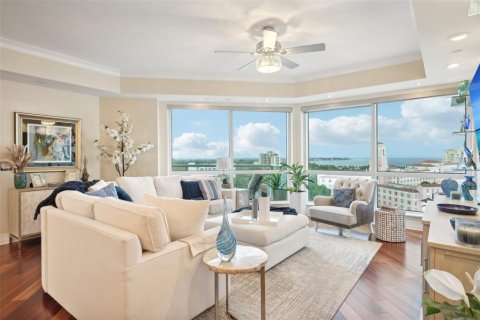 Condo in Saint Petersburg, Florida, 2 bedrooms  № 1373770 - photo 6