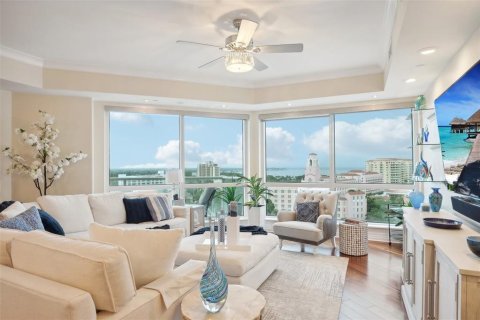 Condo in Saint Petersburg, Florida, 2 bedrooms  № 1373770 - photo 8