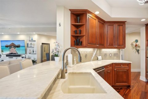 Condo in Saint Petersburg, Florida, 2 bedrooms  № 1373770 - photo 21