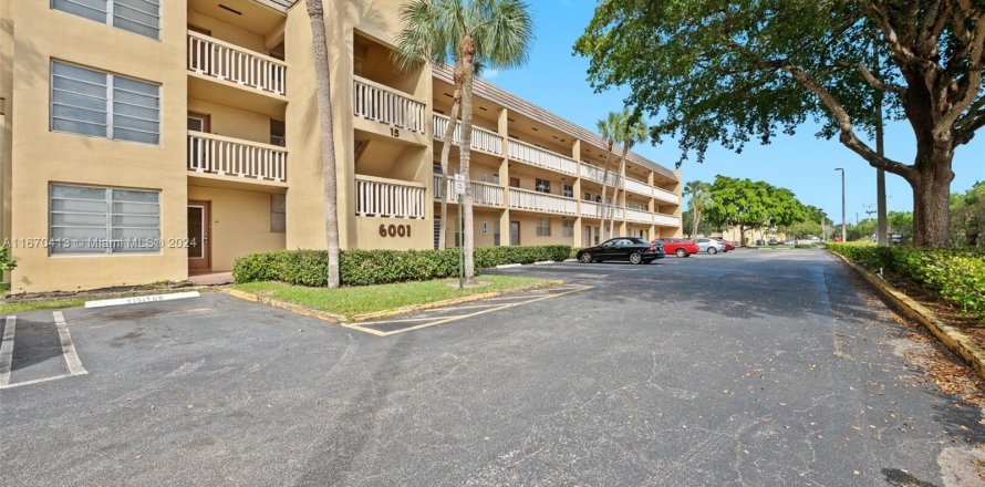 Condominio en Tamarac, Florida, 2 dormitorios  № 1405998