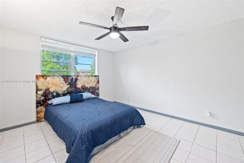 Copropriété à vendre à Tamarac, Floride: 2 chambres, 99.41 m2 № 1405998 - photo 14