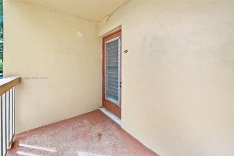 Copropriété à vendre à Tamarac, Floride: 2 chambres, 99.41 m2 № 1405998 - photo 2