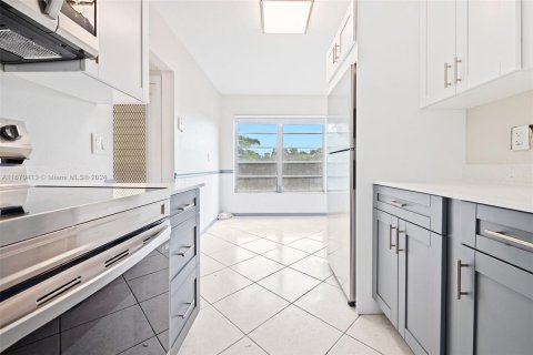 Copropriété à vendre à Tamarac, Floride: 2 chambres, 99.41 m2 № 1405998 - photo 4