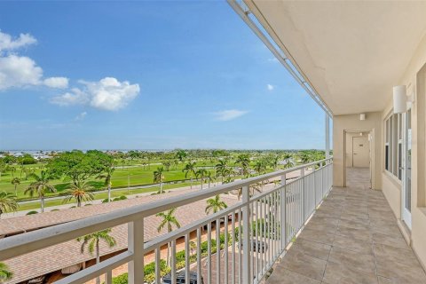 Condo in Longboat Key, Florida, 2 bedrooms  № 1357859 - photo 23