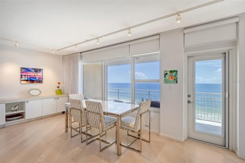 Condo in Longboat Key, Florida, 2 bedrooms  № 1357859 - photo 4