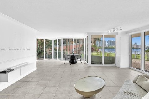 Copropriété à vendre à Aventura, Floride: 3 chambres, 197.88 m2 № 1293534 - photo 11