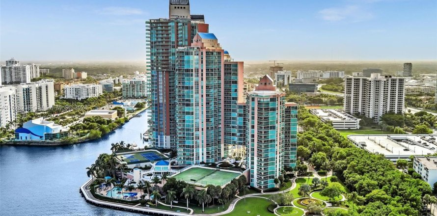 Condo à Aventura, Floride, 3 chambres  № 1293534