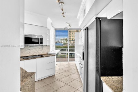 Copropriété à vendre à Aventura, Floride: 3 chambres, 197.88 m2 № 1293534 - photo 15