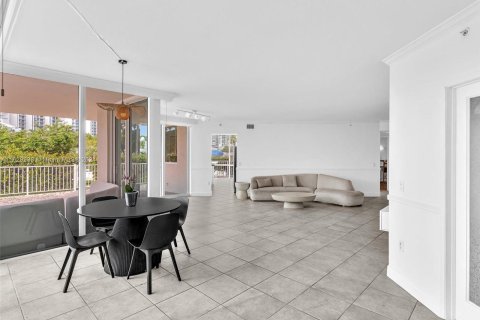 Copropriété à vendre à Aventura, Floride: 3 chambres, 197.88 m2 № 1293534 - photo 10