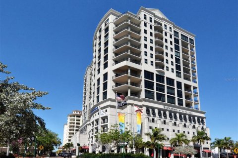 Condominio en alquiler en Sarasota, Florida, 2 dormitorios, 155.24 m2 № 499459 - foto 1