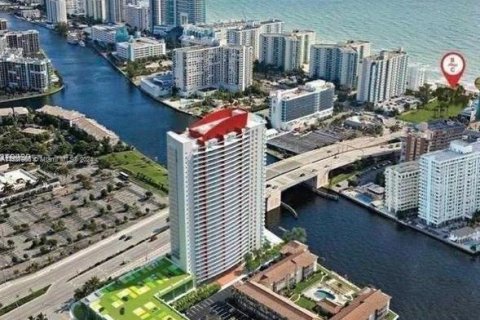 Copropriété à vendre à Hallandale Beach, Floride: 2 chambres, 95.5 m2 № 1310011 - photo 18