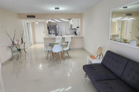 Condo in Deerfield Beach, Florida, 1 bedroom  № 1310094 - photo 24