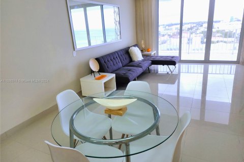 Condominio en venta en Deerfield Beach, Florida, 1 dormitorio, 78.78 m2 № 1310094 - foto 9