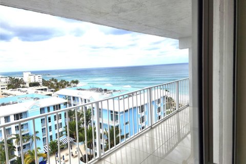 Condo in Deerfield Beach, Florida, 1 bedroom  № 1310094 - photo 11