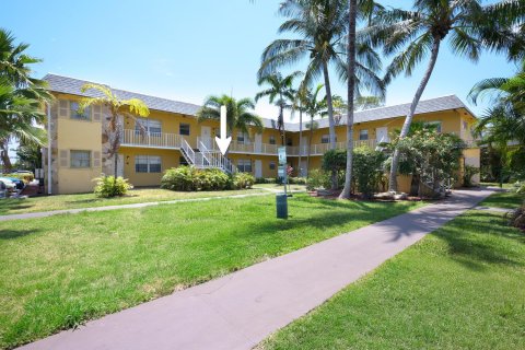 Condominio en venta en Lantana, Florida, 1 dormitorio, 57.6 m2 № 1175232 - foto 20