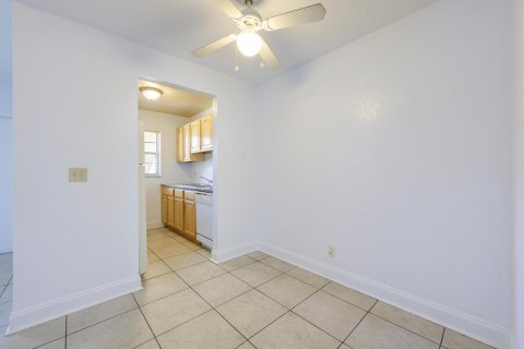 Condominio en venta en Lantana, Florida, 1 dormitorio, 57.6 m2 № 1175232 - foto 15