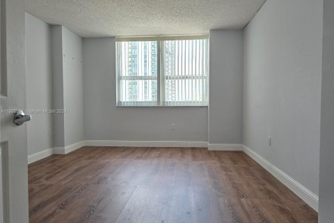 Appartement à louer à Miami, Floride: 2 chambres, 105.91 m2 № 1355339 - photo 19