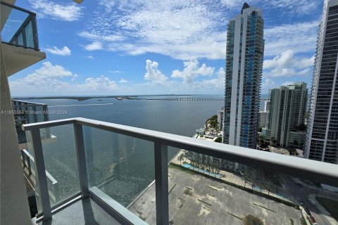 Apartamento en alquiler en Miami, Florida, 2 dormitorios, 105.91 m2 № 1355339 - foto 1