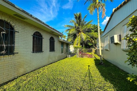 Casa en venta en Hollywood, Florida, 3 dormitorios, 147.16 m2 № 1355293 - foto 4