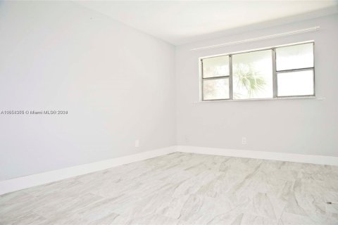 Copropriété à vendre à Hallandale Beach, Floride: 2 chambres, 89.65 m2 № 1355294 - photo 3