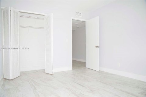 Copropriété à vendre à Hallandale Beach, Floride: 2 chambres, 89.65 m2 № 1355294 - photo 14