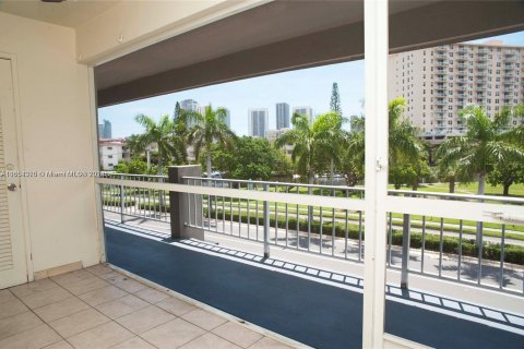 Copropriété à vendre à Hallandale Beach, Floride: 2 chambres, 89.65 m2 № 1355294 - photo 21