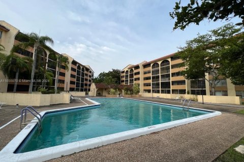 Condo in Sunrise, Florida, 2 bedrooms  № 1355254 - photo 26