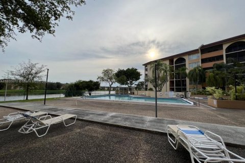 Copropriété à vendre à Sunrise, Floride: 2 chambres, 104.98 m2 № 1355254 - photo 27