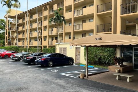 Condo in Sunrise, Florida, 2 bedrooms  № 1355254 - photo 3