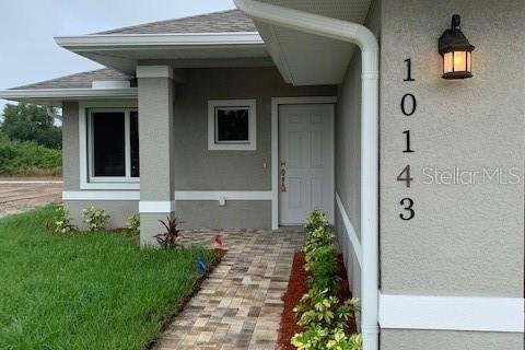 Immobilier commercial à vendre à Port Charlotte, Floride: 6 chambres, 225.57 m2 № 844941 - photo 2