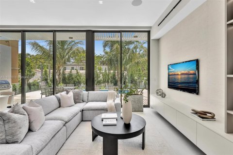 Casa en venta en Miami Beach, Florida, 5 dormitorios, 338.72 m2 № 1239578 - foto 23