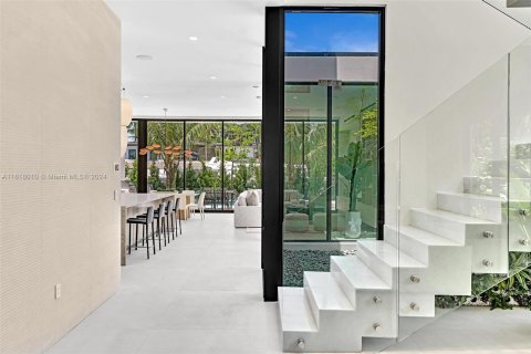 Casa en venta en Miami Beach, Florida, 5 dormitorios, 338.72 m2 № 1239578 - foto 11