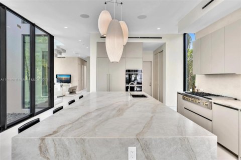 Casa en venta en Miami Beach, Florida, 5 dormitorios, 338.72 m2 № 1239578 - foto 17