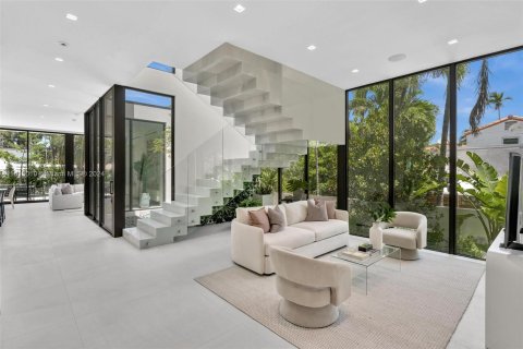 Casa en venta en Miami Beach, Florida, 5 dormitorios, 338.72 m2 № 1239578 - foto 5