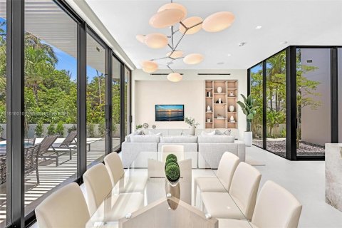 Casa en venta en Miami Beach, Florida, 5 dormitorios, 338.72 m2 № 1239578 - foto 27