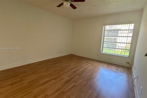 Condo in Plantation, Florida, 1 bedroom  № 1356751 - photo 12