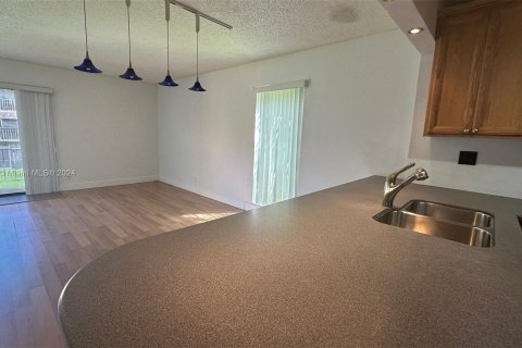 Condo in Plantation, Florida, 1 bedroom  № 1356751 - photo 4