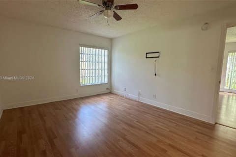 Condo in Plantation, Florida, 1 bedroom  № 1356751 - photo 11