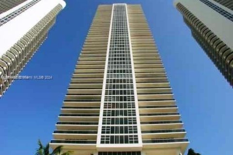 Condo in Hallandale Beach, Florida, 1 bedroom  № 1356841 - photo 16