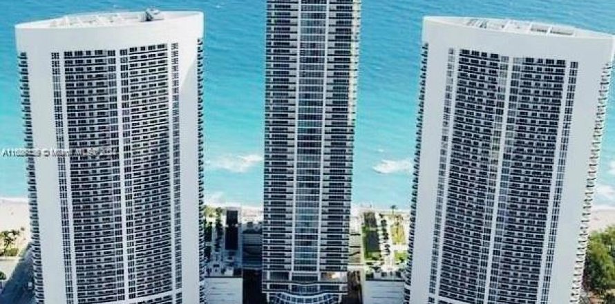 Condo in Hallandale Beach, Florida, 1 bedroom  № 1356841