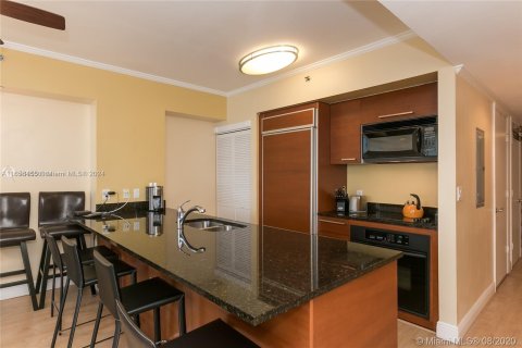 Condo in Hallandale Beach, Florida, 1 bedroom  № 1356841 - photo 6