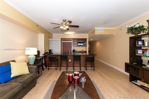 Condo in Hallandale Beach, Florida, 1 bedroom  № 1356841 - photo 4