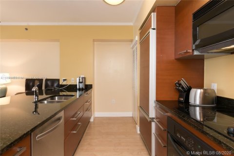 Condo in Hallandale Beach, Florida, 1 bedroom  № 1356841 - photo 7